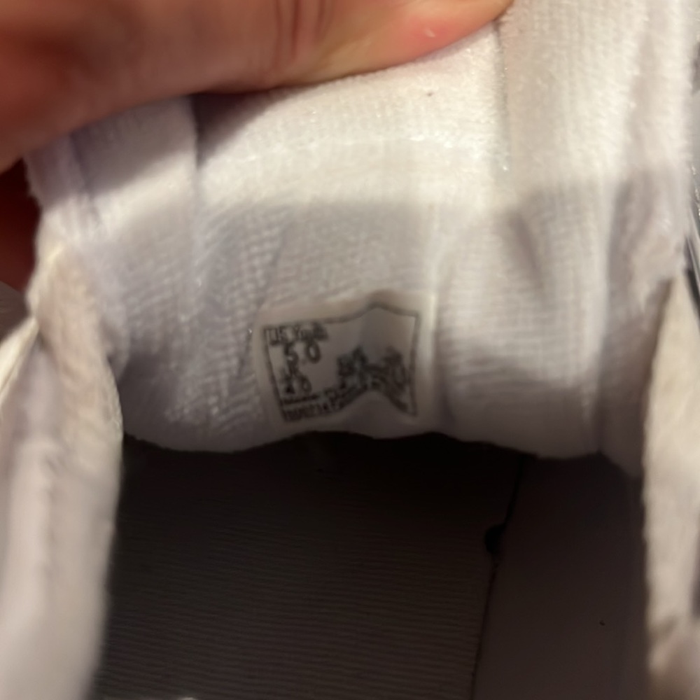 White Leather Youth 5 Vans - Picture 4 of 4